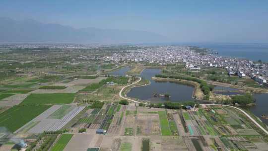 大理洱海边才村民宿建筑风光