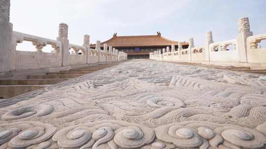 北京故宫太和殿台阶上雕刻的龙纹视频素材模板下载