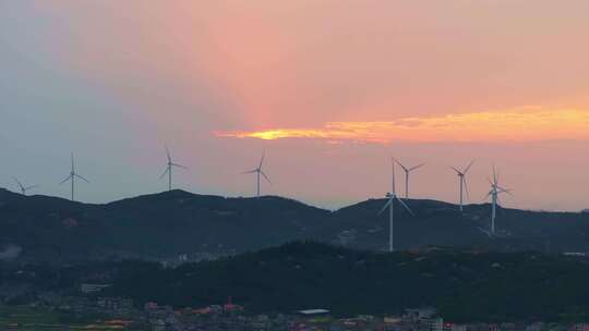 航拍平潭长江澳海上风电夕阳晚霞风力发电场