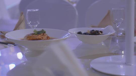 餐桌宴会上各种名吃小菜视频素材模板下载