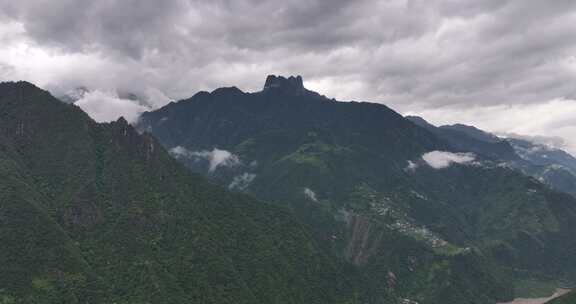 怒江峡谷高黎贡山云海航拍