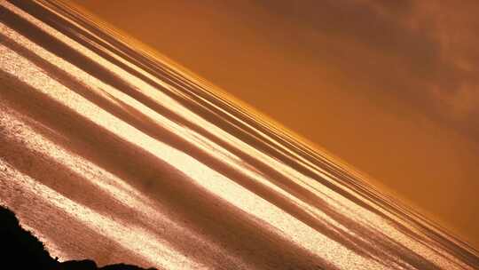 金色大海航拍海上日出日落唯美自然