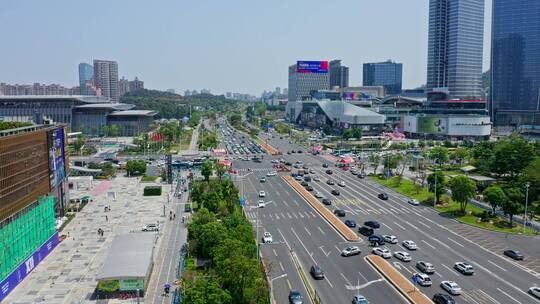 东莞大道和鸿福东路交叉口前进上升