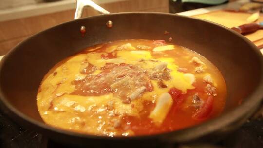 红汤牛肉锅番茄牛腩制作