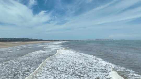 海岸线航拍大海沙滩海边风景海水浪花海浪潮