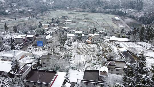 航拍大山农村风景