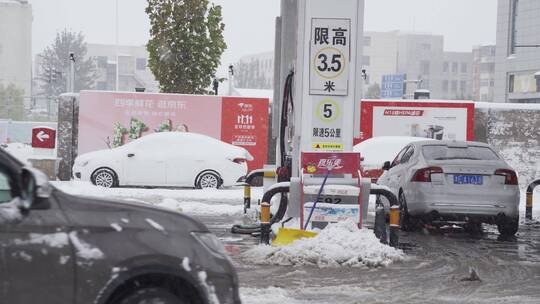 城市大雪交通