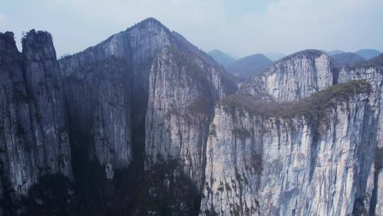 4K恩施大峡谷俏丽岩壁地质地貌航拍视频