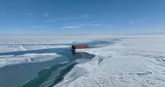 航拍青海湖二郎剑冬季冰封视频素材模板下载