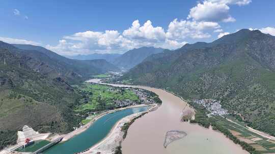 金沙江、长江第一湾、山水蓝天、峡谷长江