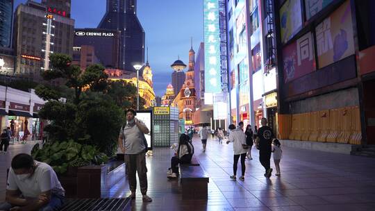 南京东路步行街夜景视频素材模板下载