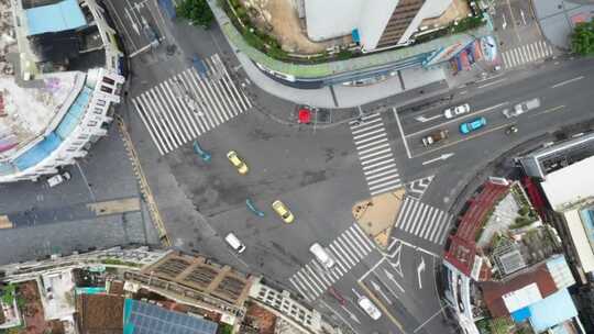 航拍俯拍城市十字路口车流延时升降镜头