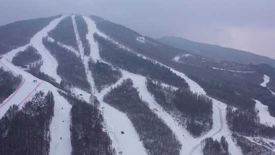 航拍吉林省通化市万峰滑雪场冬季风光