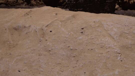 黄土高坡水井干枯干旱取水地窖 ~视频素材模板下载