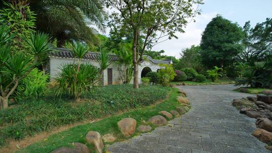 中式园林庭院围墙圆形月亮门洞