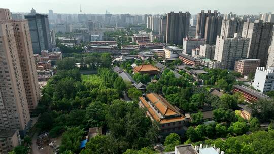 西安大兴善寺航拍宗教建筑烧香拜佛人文景观视频素材模板下载