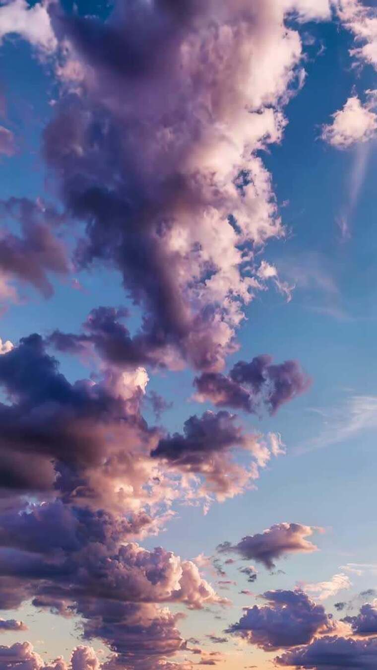 美丽天空中的多彩云朵