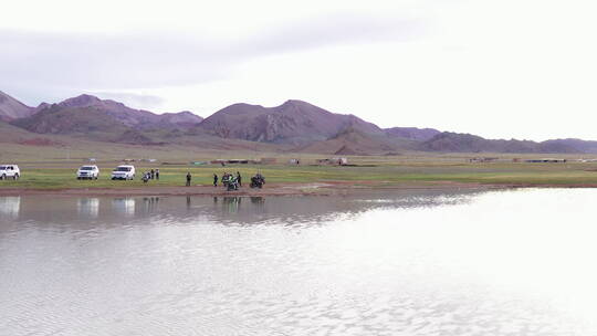 西藏阿里北线一错再措 高原湖泊