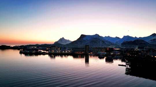 4K航拍挪威斯沃尔维尔城市日落晚霞风景