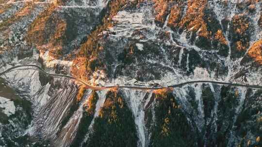 航拍云南香格里拉雪山公路