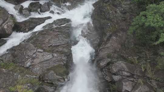 瀑布水流山泉水大自然自然风景自然风光