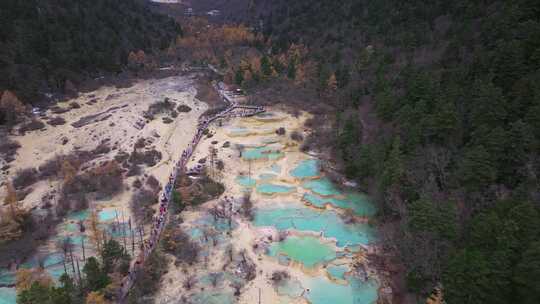 航拍四川九寨沟黄龙景区争艳池映月池迎宾池