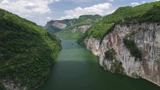 贵州毕节乌江渡水库峡谷自然风光航拍