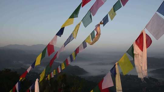 尼泊尔南摩布达创古寺清晨风景视频素材模板下载