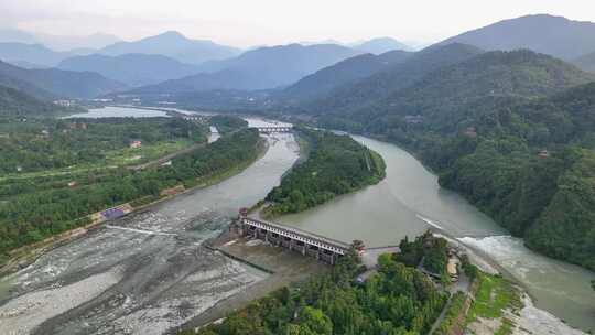 航拍清晨的四川成都岷江都江堰水利工程