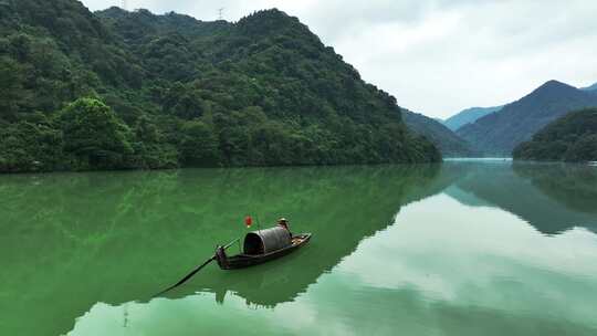 渔翁撒网湖南东江湖