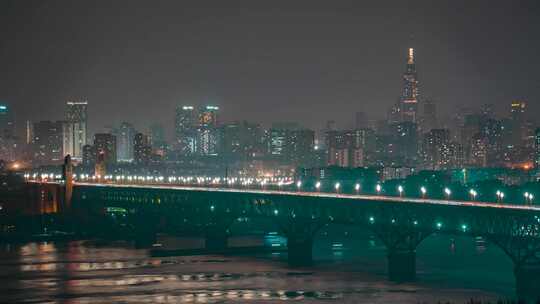 南京长江大桥紫峰大厦夜景