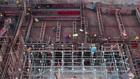 航拍城市建设修路