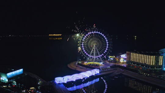 青岛市西海岸新区琴岛之眼摩天轮烟花秀