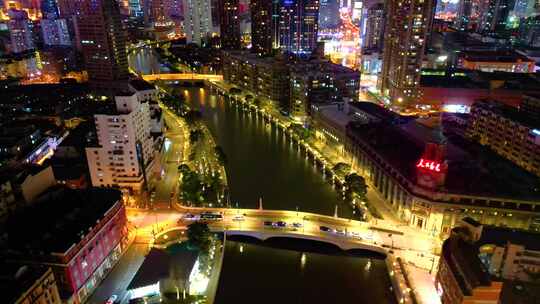 上海外滩乍浦路桥苏州河陆家嘴夜晚夜景视频