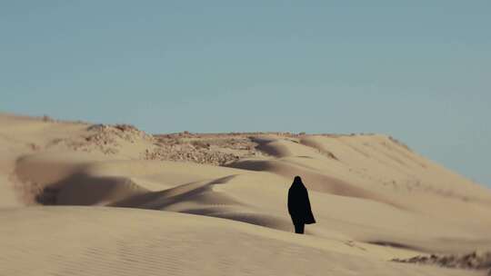 沙漠徒步探索航拍视频素材模板下载