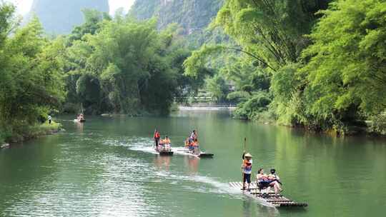 桂林阳朔遇龙河竹筏漂流