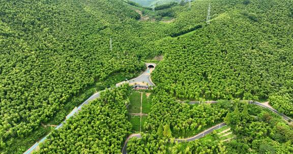 山里隧道 高压线 航拍