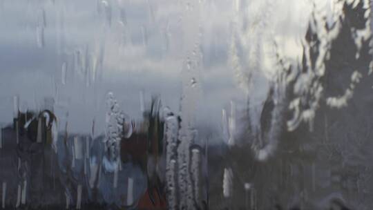 下雨天空镜头 玻璃雨滴窗户雨水珠