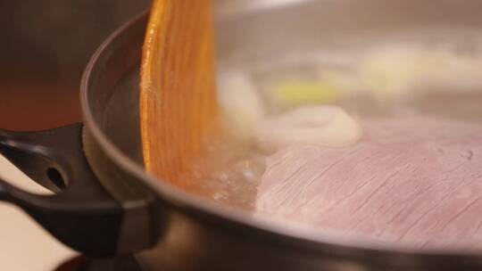葱姜水煮五花肉视频素材模板下载