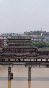 竖版航拍湖南麻阳苗族风雨桥特色建筑