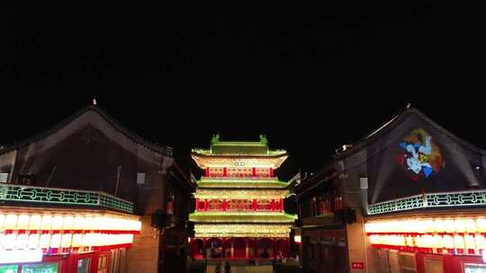 夜景中的古风建筑与灯笼