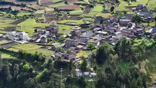 航拍甘孜九龙县汤古镇乡村风景