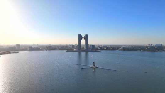 上海临港新片区滴水湖风景全景