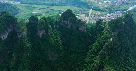 秀丽的山峰