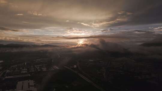 城市日出云海俯瞰景象