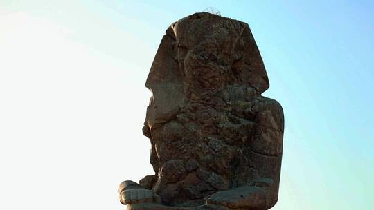 埃及的门农石像