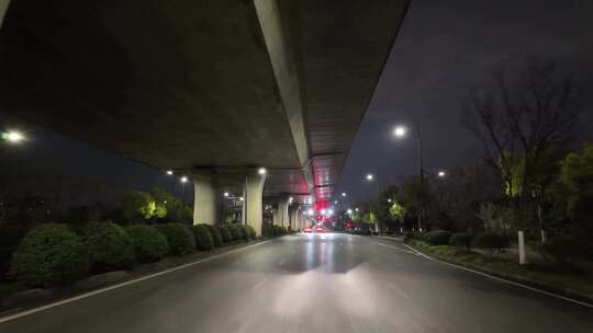 城市夜晚夜景开车第一视角汽车窗外沿途风景