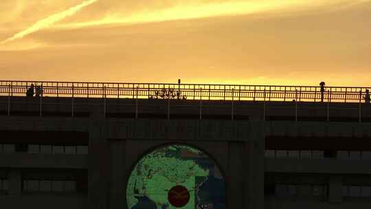 万家丽广场楼顶日落夕阳打卡