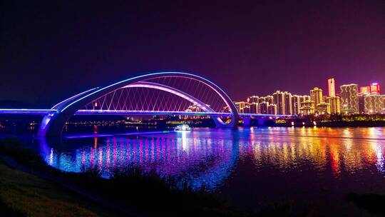 广西南宁五象新区南宁大桥邕江夜景视频素材模板下载