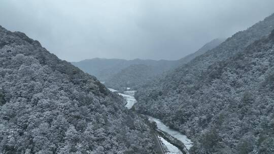 航拍西湖大雪